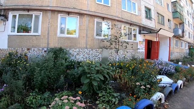 Горловка. Дворики квартала, какие они сегодня. смотреть онлайн