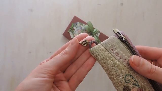 Обзор ключницы с авторским дизайном Happy смотреть онлайн