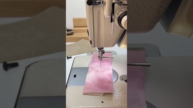 Приспособление для промышленной машинки - быстрая смена лапок.Тест драйв адаптера. смотреть онлайн