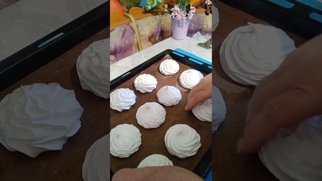 #Shorts/БЕЗЕ ПИРОЖНОЕ/КАК ПРИГОТОВИТЬ/meringue/蛋白酥皮Dànbái sū pí/@ВКУСНАЯ КУХНЯ. АЛЛА КОРБУТ смотреть онлайн
