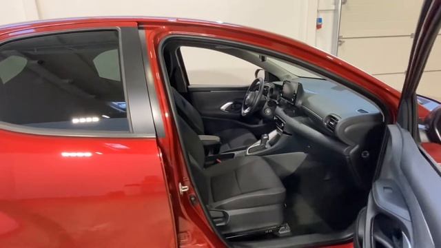 Toyota Yaris 1,5 Elhybrid Auto 5D Active+ Vhjul Garanti MMR00J смотреть онлайн