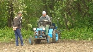 посадка кукурузы реконструированной сеялкой ств2 самодельным минитрактором
