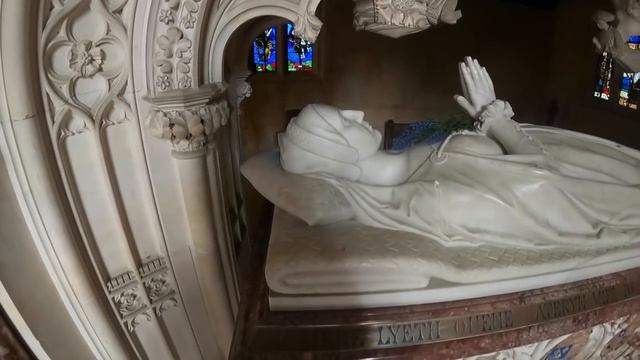 The DESECRATION Of The Body Of Henry VIII's Sixth Wife! смотреть онлайн