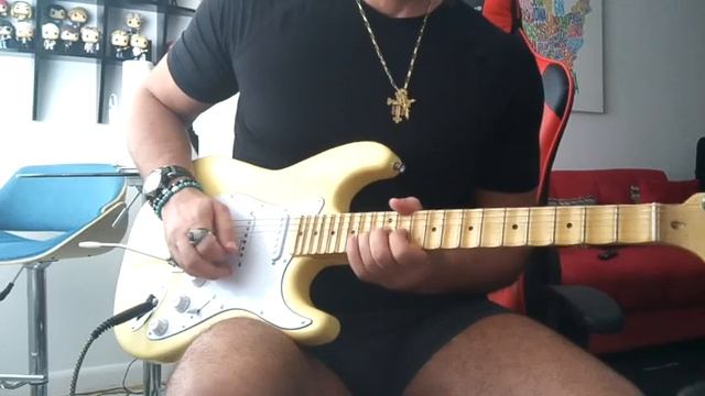 Fender Yngwie J. Malmsteen CHINA replica. смотреть онлайн
