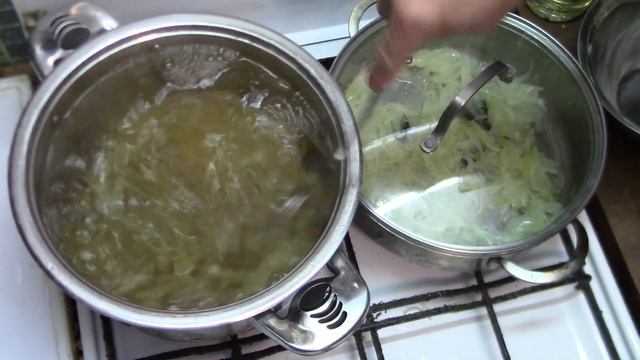 Макароны с луком и тунцом из консервы смотреть онлайн