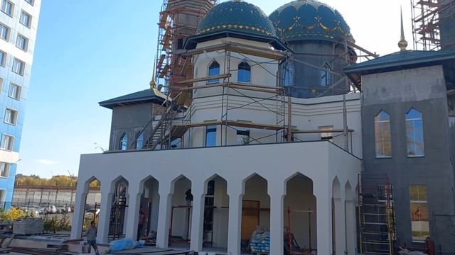 Строительство Краевой Соборной мечети г.Перми (Бульвар Гагарина 74а) Штукатурка фасада мечети) смотреть онлайн