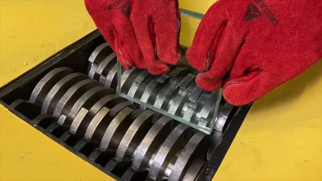 EXPERIMENT: SHREDDER vs BULLETPROOF GLASS смотреть онлайн