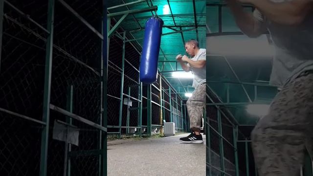 Вечерний КИК-БОКСИНГ смотреть онлайн