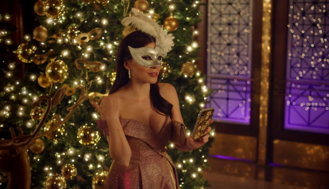 ? A CHRISTMAS MASQUERADE Trailer (2022)