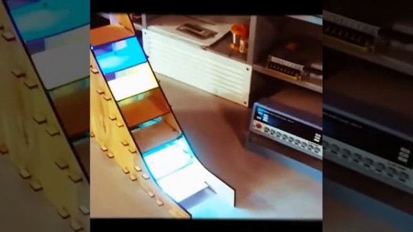 Управляемая RGB LED подсветка на макете лестницы - Led Lights