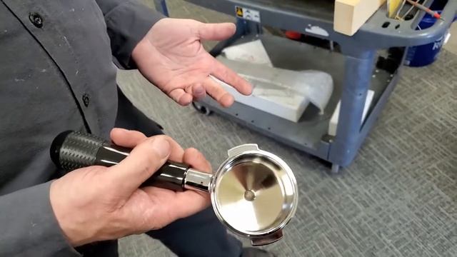How to Assemble an Espresso Machine Portafilter смотреть онлайн