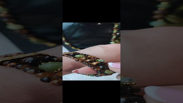 Комплект из натурального камня.