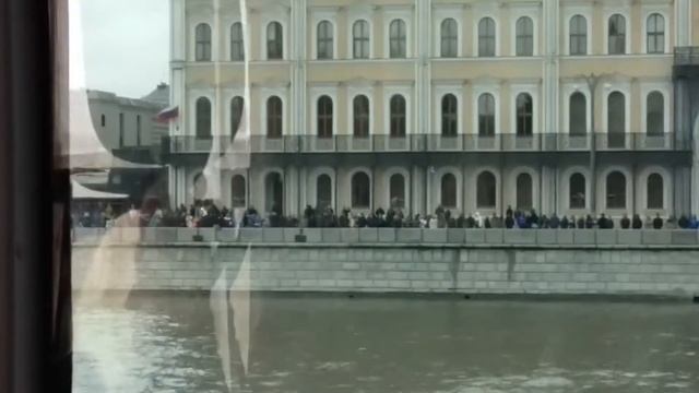 Пустая Москва на подъезде к Красной площади смотреть онлайн