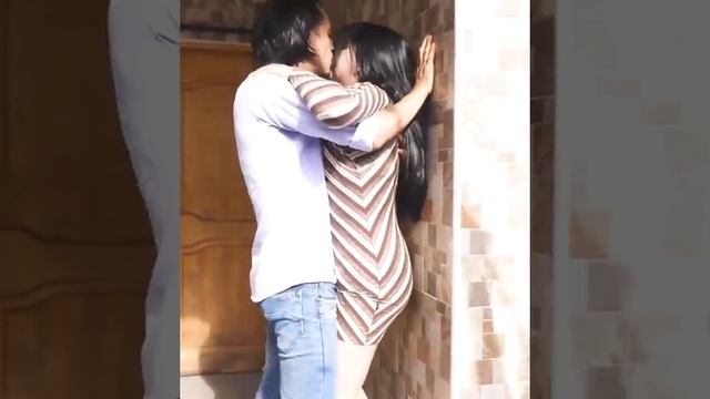 DI SAAT SUAMI KERJA ISTRI SELINGKUH DENGAN TEMAN смотреть онлайн