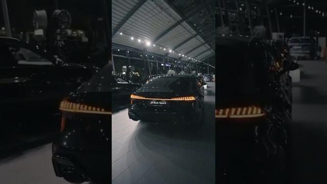 Audi RS7 light show.Video @autohausgruppespindler #audi #RS7 смотреть онлайн