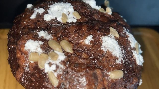 Шоколадный пасхальный Кулич с изюмом/клюквой и шоколадными дропсами??Chocolate Easter cake смотреть онлайн