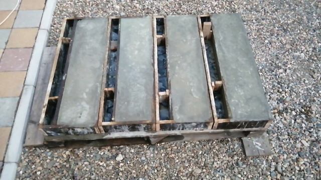 ЗАЛИВАЕМ БОРДЮРЫ/ КАК СДЕЛАТЬ БОРДЮРЫ/ ДВОР СВОИМИ РУКАМИ/ ЖИТЬ В ДОМЕ/ САМ СЕБЕ МАСТЕР