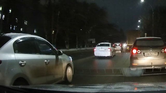 Грузовая автомашина / Вологда / Пытается проехать смотреть онлайн