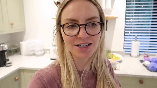BABY LEARNS A NEW SKILL! | CHRIS & EVE смотреть онлайн