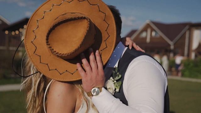 Семья решила, что пора жениться ✨ смотреть онлайн