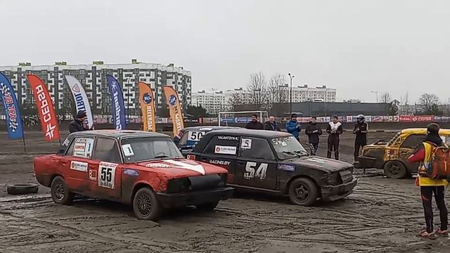 Трековые "Рождественские гонки" 22.12.2019 г. смотреть онлайн