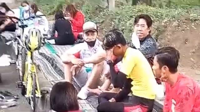 goyang goyang migres kayak dipantai смотреть онлайн