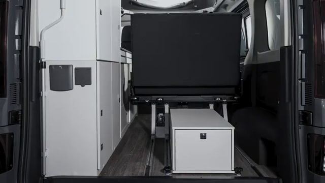 Etrusco URBAN RENAULT 2024 uc 5 0 Karavan Centrum Morava смотреть онлайн