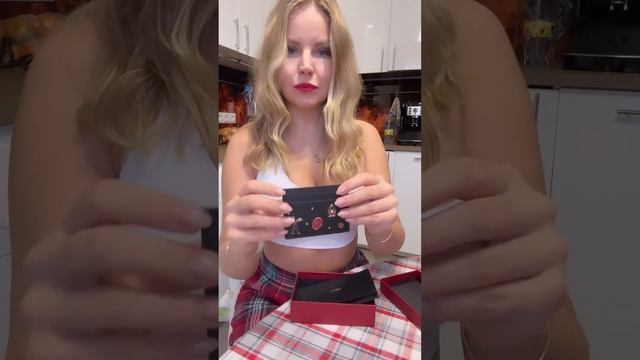 А вы подарили подарок самому любимому и близкому человеку? смотреть онлайн