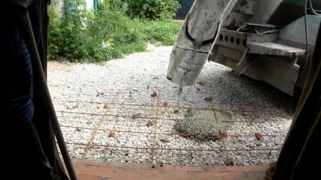 Заливаем бетоном въезд в гараж смотреть онлайн