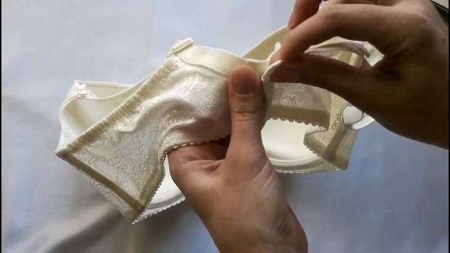 Видеообзор французского нижнего белья Флоранж. Комплект "Heriet" смотреть онлайн