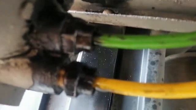 Кран растормаживания Wabco на полуприцепе Smitz. Расположение трубок.