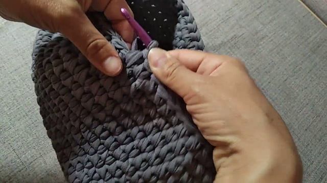 Как сделать так чтобы избежать дырочек в изделии из трикотажной пряжи. Советы. смотреть онлайн
