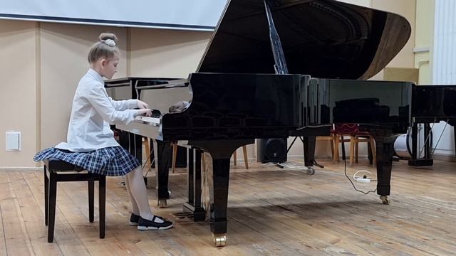 Наталья Буркацкая 9 лет. Черни К. - Гермер Г. Избранные фортепианные этюды. Щуровский Ю. Вариации.