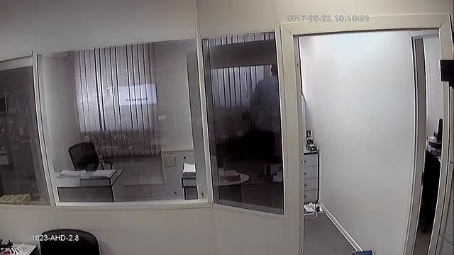 Видеокамера AHD IVM-1623-AHD-2.8. OV9732, NVP2433, 2.8мм. Офис, день. смотреть онлайн