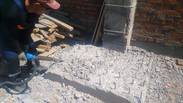 Быстросъём. Гидромолот и вибрация на организм. Работа экскаватора-погрузчика. смотреть онлайн