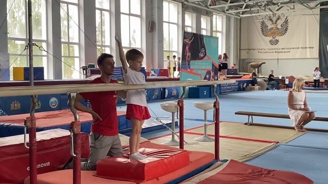 Брусья. 2. Соревнования Екатеринбург. Дане 5 лет. Занимается в sportGym в Челябинске. смотреть онлайн