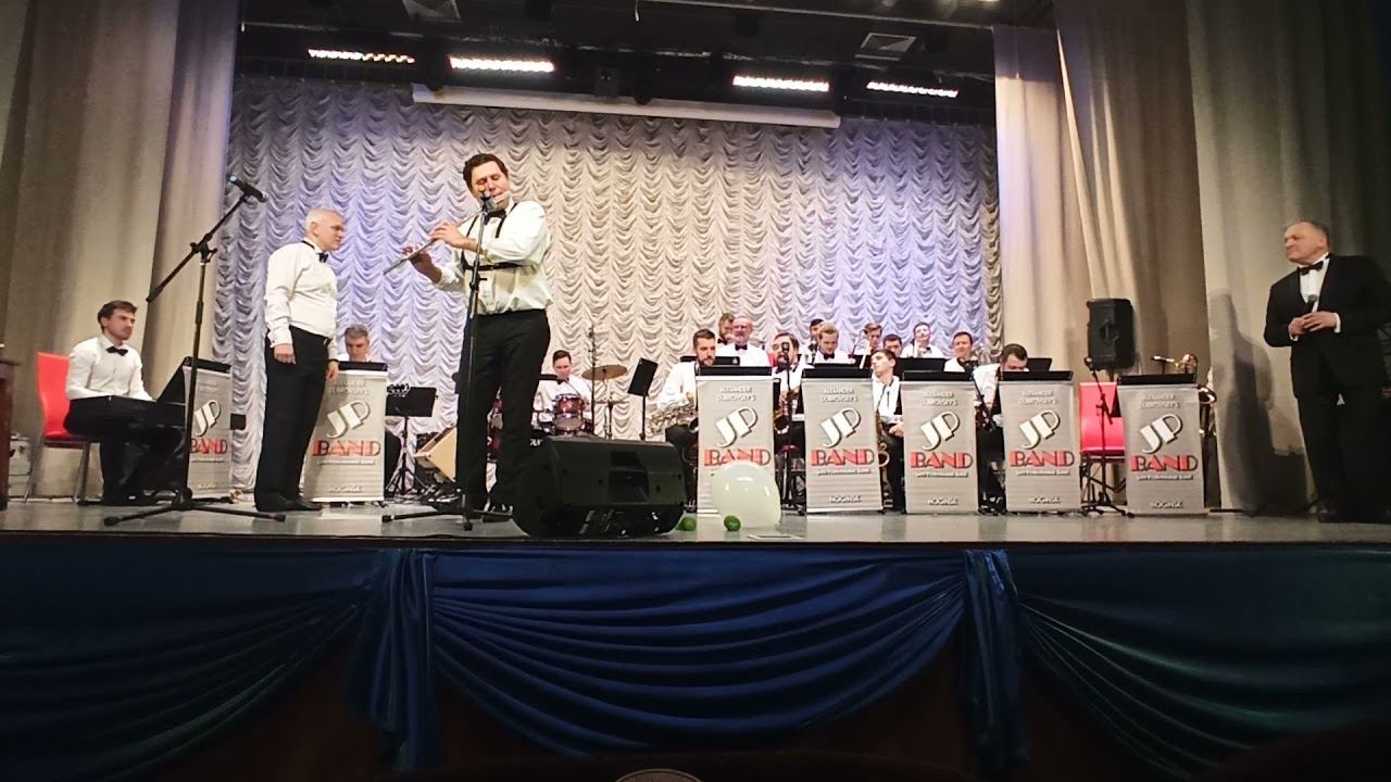 JazzBand под управлением Александра Дубровского смотреть онлайн