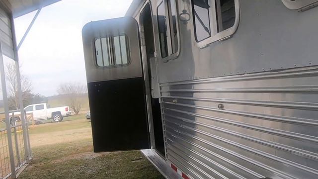 США. ПЕРЕДВИЖНОЙ ДОМ НА КОЛЕСАХ ДЛЯ ЛОШАДЕЙ смотреть онлайн