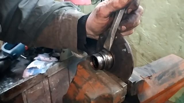 Как снять внутреннюю обойму подшипника со ступицы. смотреть онлайн