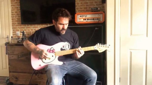 Fender Hello Kitty Stratocaster.. Any good?