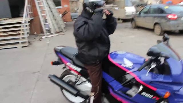 HONDA CBR 600 F . Получение мотоцикла в WWW.MOTOBAZA смотреть онлайн
