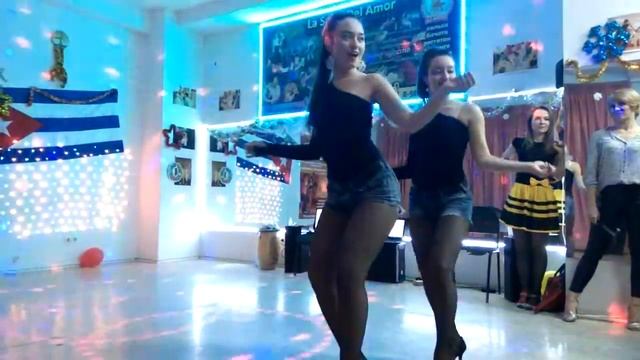 "Танец сестер" Новый год в La Salsa del Amour смотреть онлайн