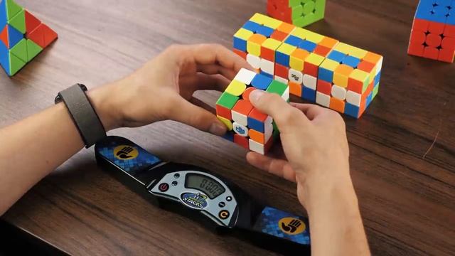 HOW TO SOLVE A RUBIK'S CUBE IN 2 SECONDS? Fastest solving in the world смотреть онлайн