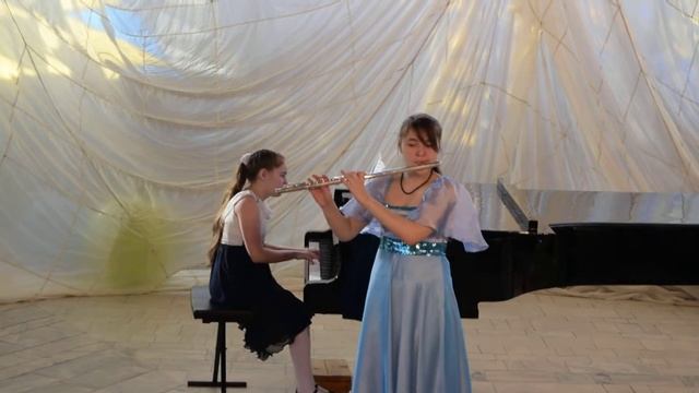 Парцхаладзе Веселая прогулка исполняют Булатова Маргарита и Федорова Ксения смотреть онлайн