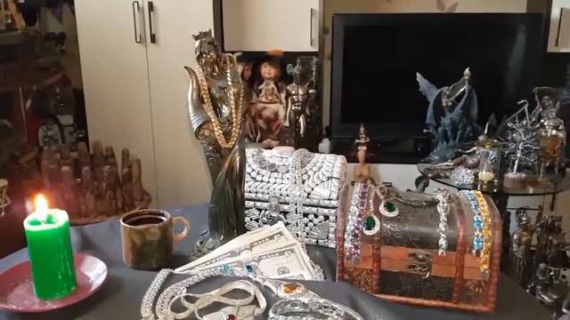 ЧТОБЫ ДЕНЬГИ К ВАМ ЛЕГКО ПРИХОДИЛИ. ЗАКОНЫ ДЕНЕГ .ИНГА ХОСРОЕВА #ведьминаизба #деньги #магияденег смотреть онлайн