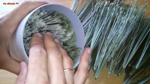 Самодельная подставка для ножей с наполнителем из старых метёлок
