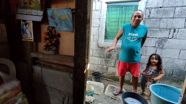 BAKIT BIGLANG UMIYAK SI LOLO??--LOLANG MANGHIHILOT смотреть онлайн