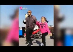 Этот дед покорил интернет. Танцем! (720p).mp4