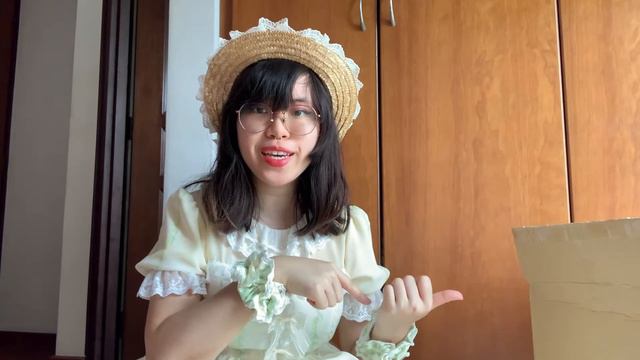 August Snippets + Unboxing Secondhand Lolita Fashion Items ~ смотреть онлайн