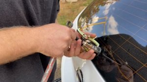 Замена поводка заднего дворника opel Astra j